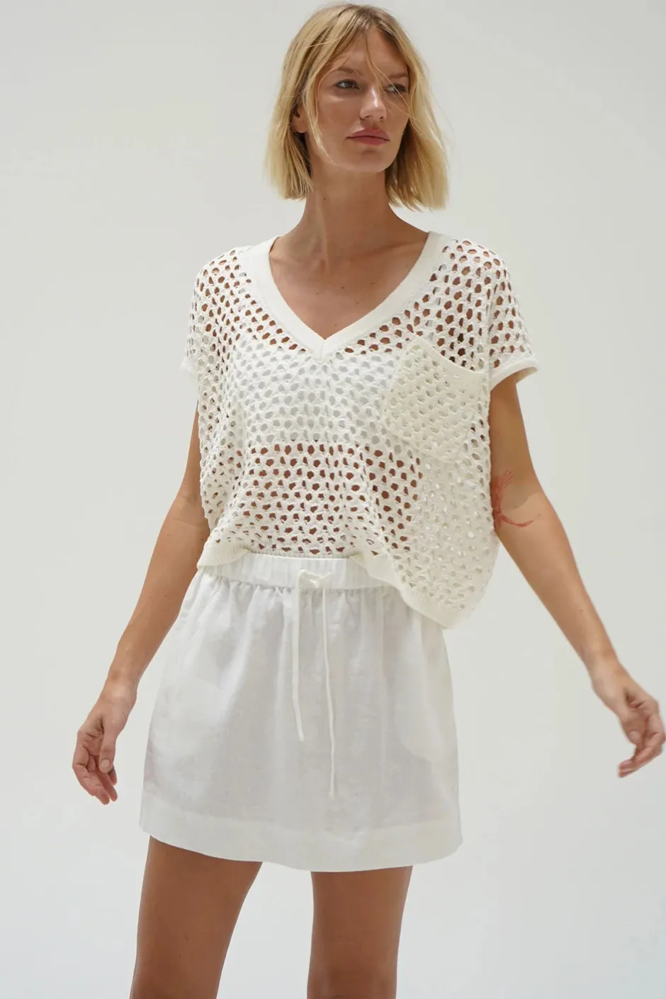 Online - Mia Linen Mini Skirt - White Mini Skirts