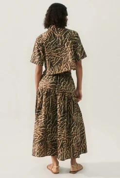 Best - Cotton Silk Cropped Camp Shirt - Leopard Animal Print | Crop Tops